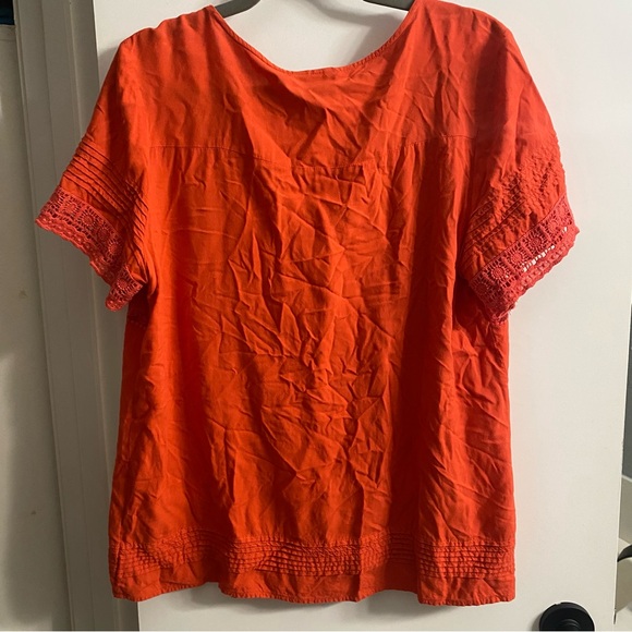 Intro. ❤️ Boho Lace Crochet Pintuck Rayon Blouse Size Large Rust/ Burnt Orange - Picture 4 of 10